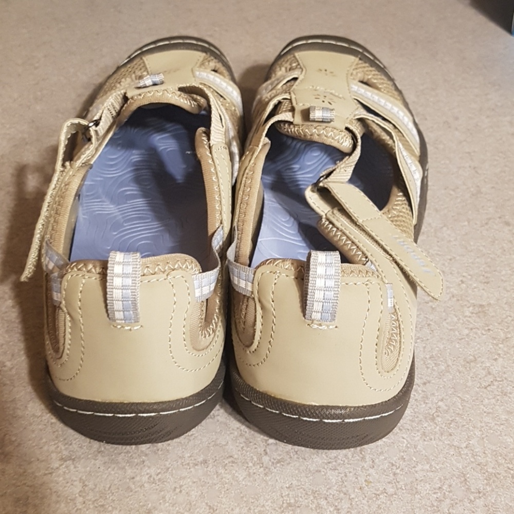 Shoes - Picture 2 of 4